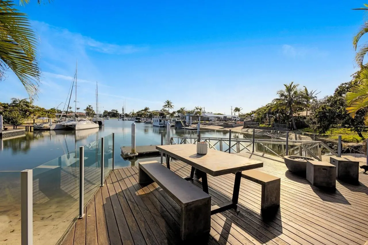 Hampton Beach House On The Waterfront Buddina Casa de Férias