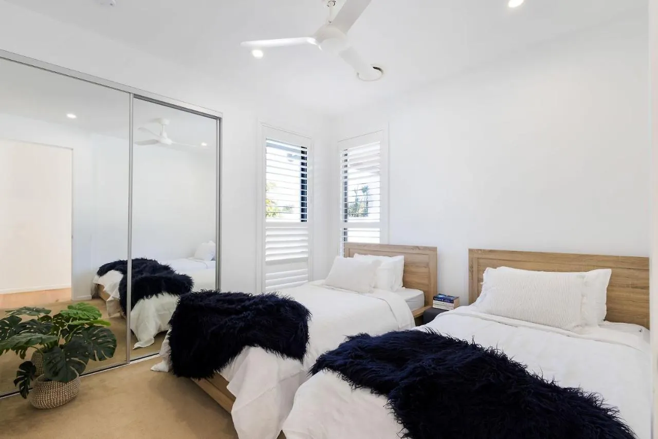Hampton Beach House On The Waterfront Buddina Australië
